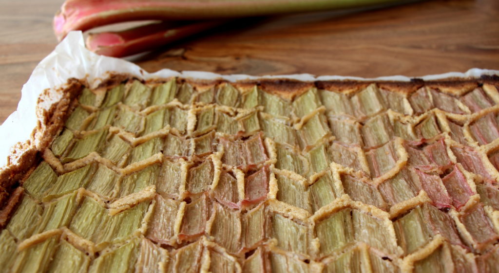 Rhubarb Almond Bars