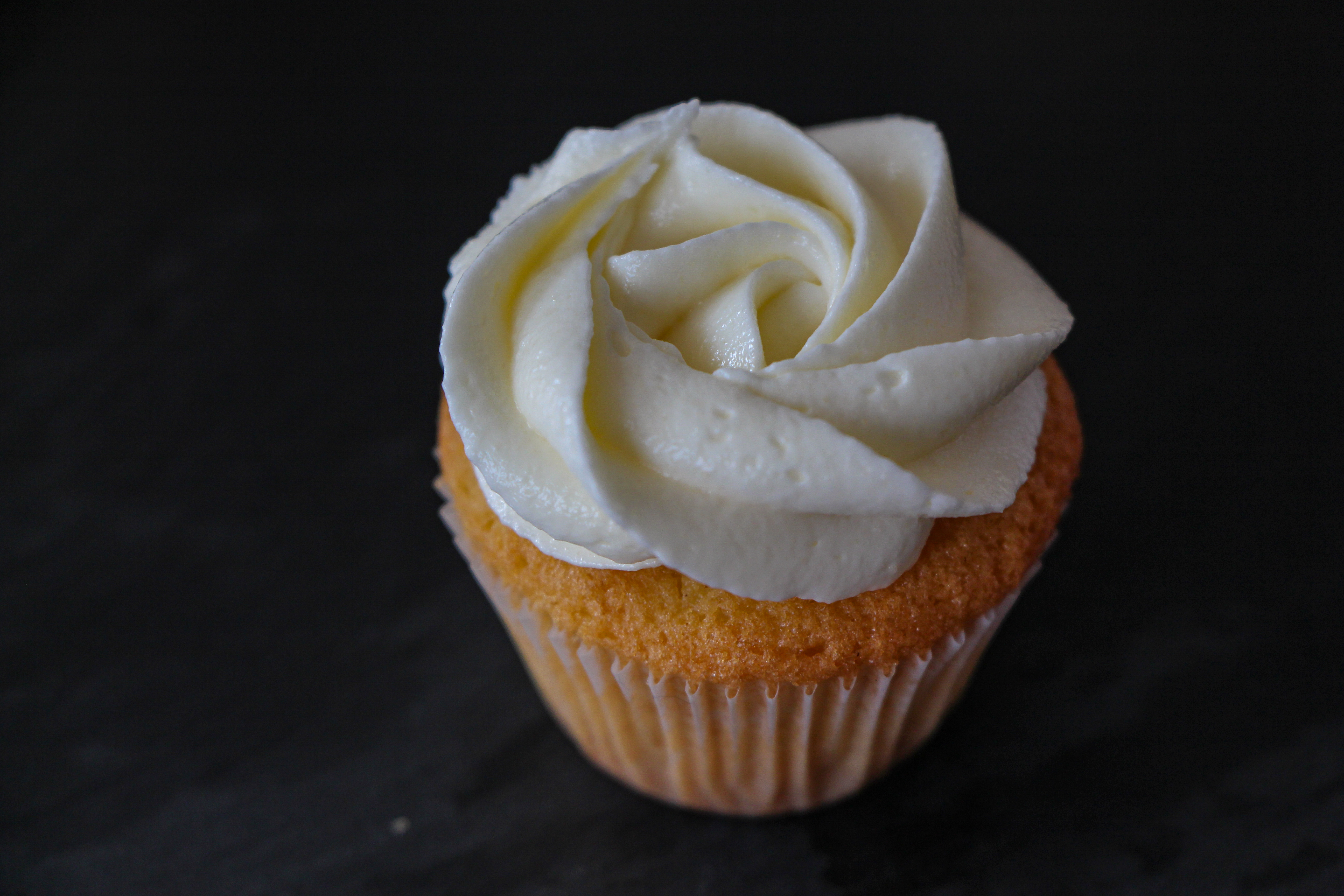 Cardamom and White Chocolate Cupcakes