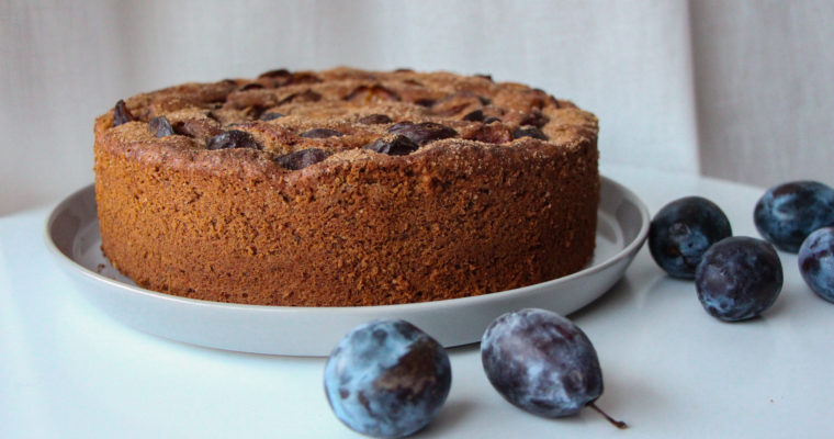 Hazelnut Plum Cake (by Meike Peters)