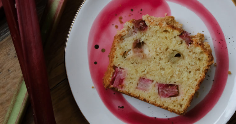 Rhubarb Crumble Cake