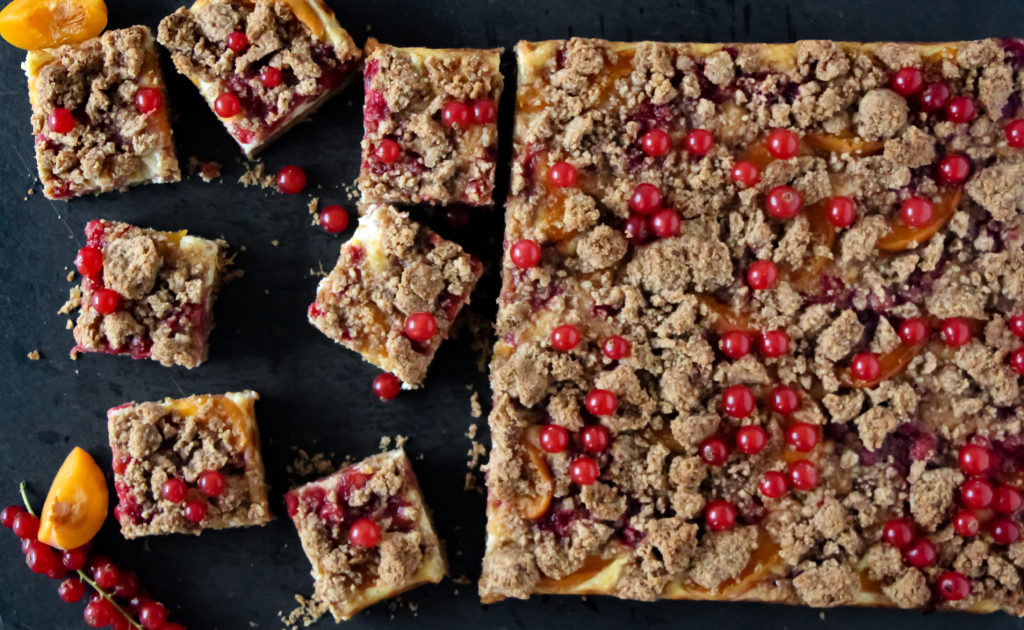 Red Currant Apricot Crumble Cake