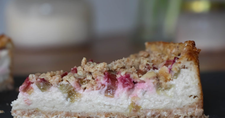 Vegan Rhubarb Crumble Cheesecake