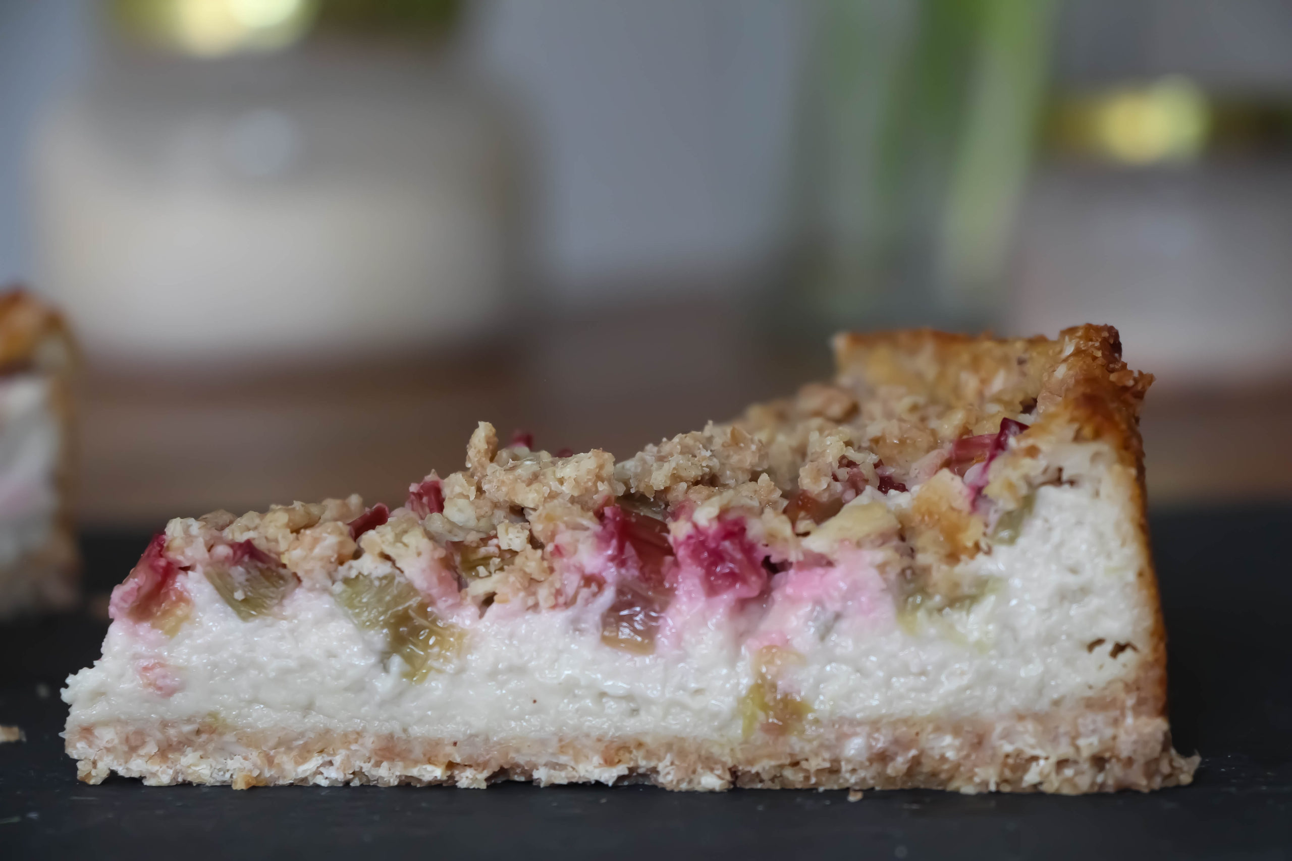 Vegan Rhubarb Crumble Cheesecake