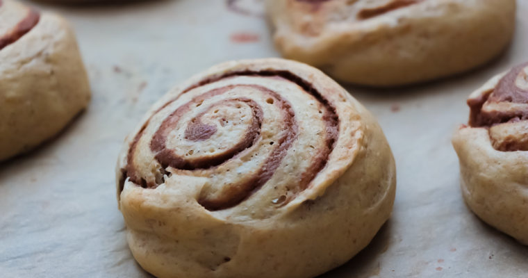 Vegane Zimtschnecken mit Datteln