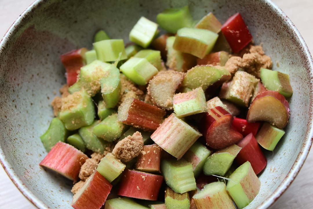 Einfacher veganer Rhabarberkuchen