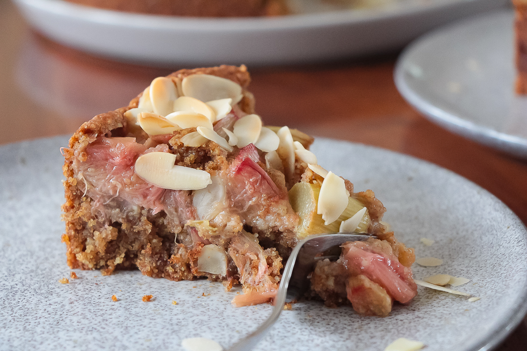 Einfacher veganer Rhabarberkuchen